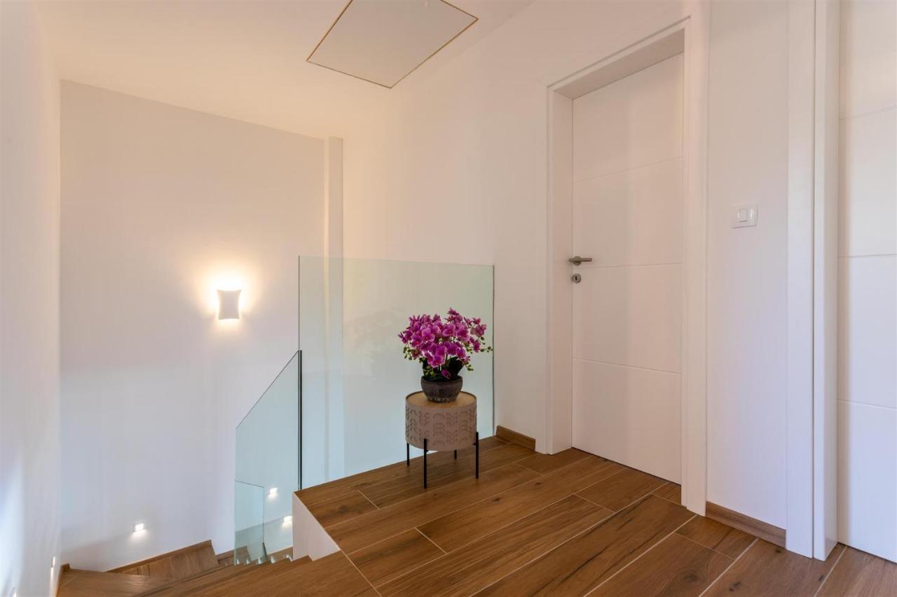 Villa Manhattan Dobrinj Eksteriør bilde